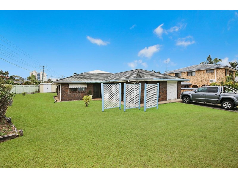 1 Moondarra Crescent, Mooloolaba QLD 4557