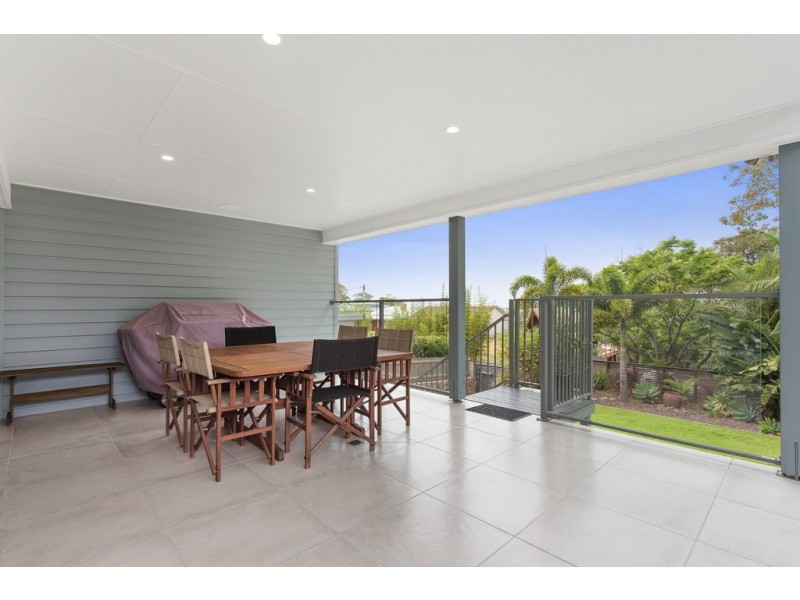 27 Tantula Road East, Alexandra Headland QLD 4572