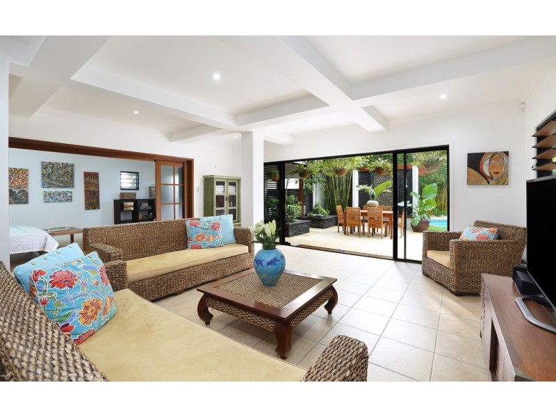 11 Leo Crescent, Alexandra Headland QLD 4572