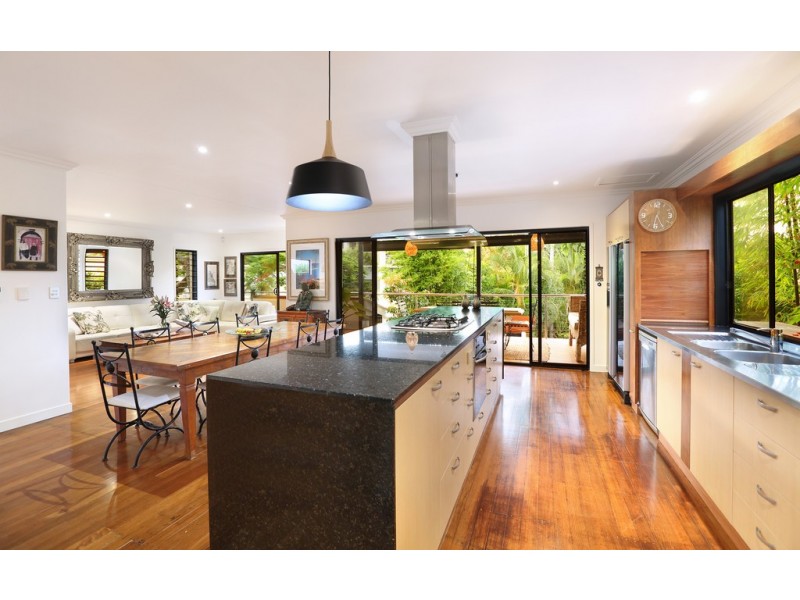 11 Leo Crescent, Alexandra Headland QLD 4572