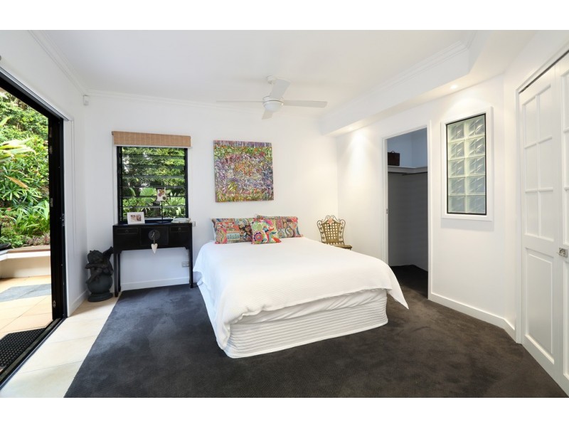 11 Leo Crescent, Alexandra Headland QLD 4572