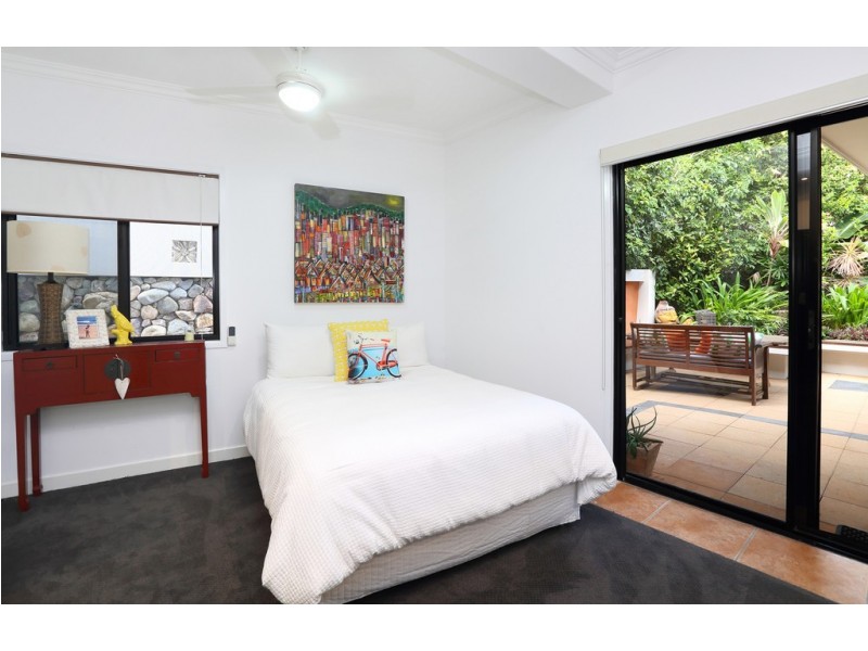 11 Leo Crescent, Alexandra Headland QLD 4572