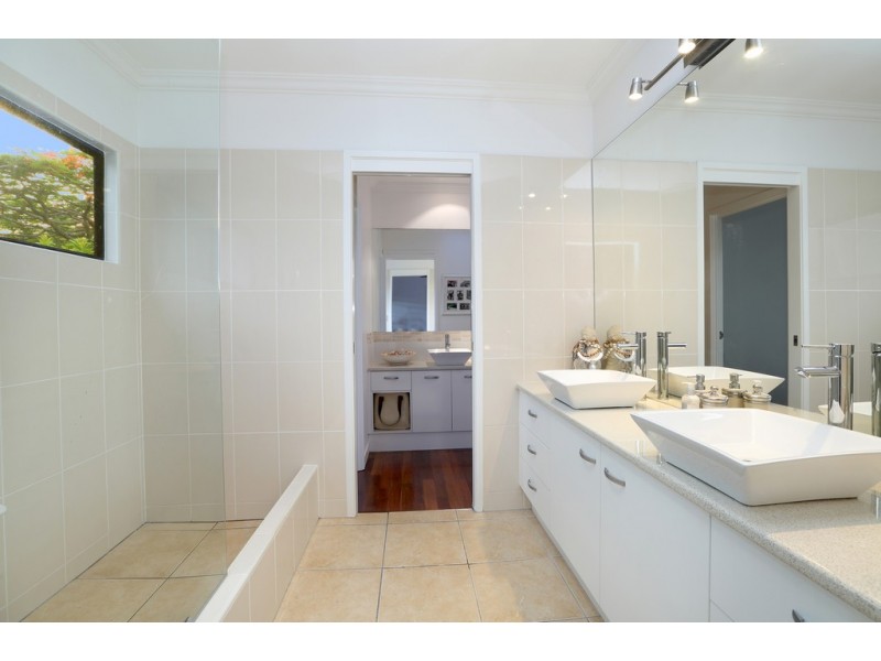 11 Leo Crescent, Alexandra Headland QLD 4572