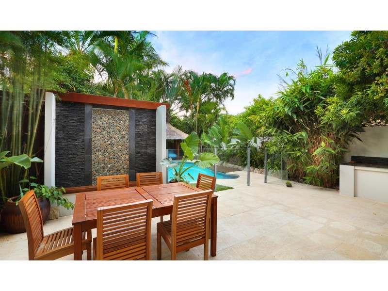 11 Leo Crescent, Alexandra Headland QLD 4572