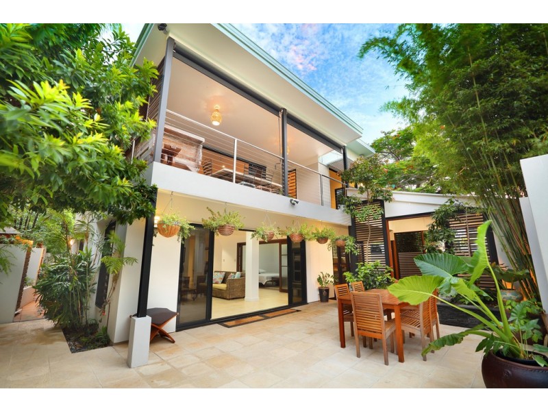 11 Leo Crescent, Alexandra Headland QLD 4572