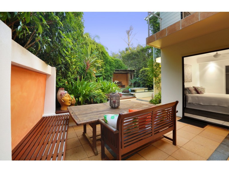 11 Leo Crescent, Alexandra Headland QLD 4572