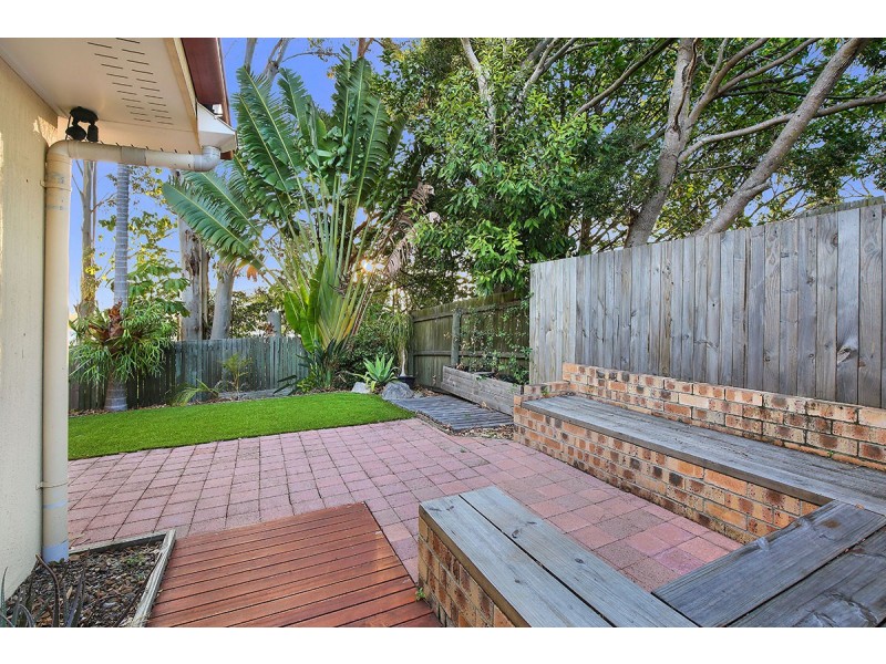 2/75 Yakola Parade, Alexandra Headland QLD 4572