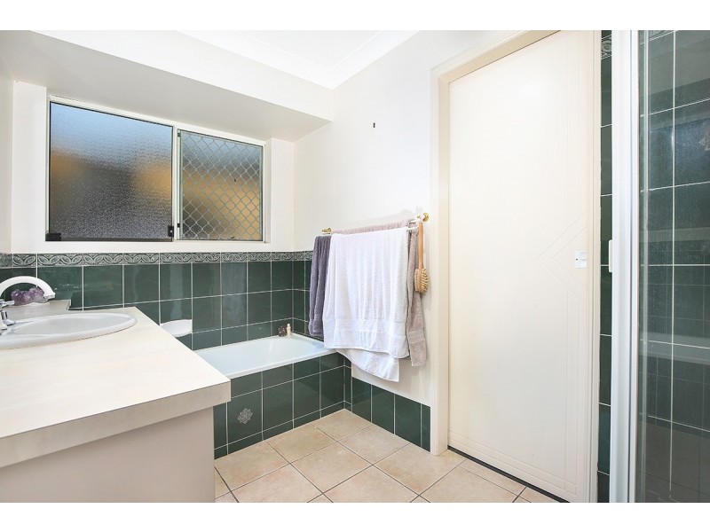 2/75 Yakola Parade, Alexandra Headland QLD 4572