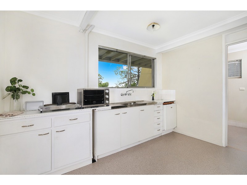 17 Kawana Street, Alexandra Headland QLD 4572