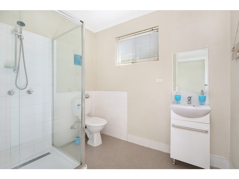 17 Kawana Street, Alexandra Headland QLD 4572