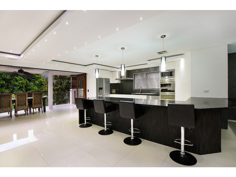 8 Pontee Parade, Alexandra Headland QLD 4572