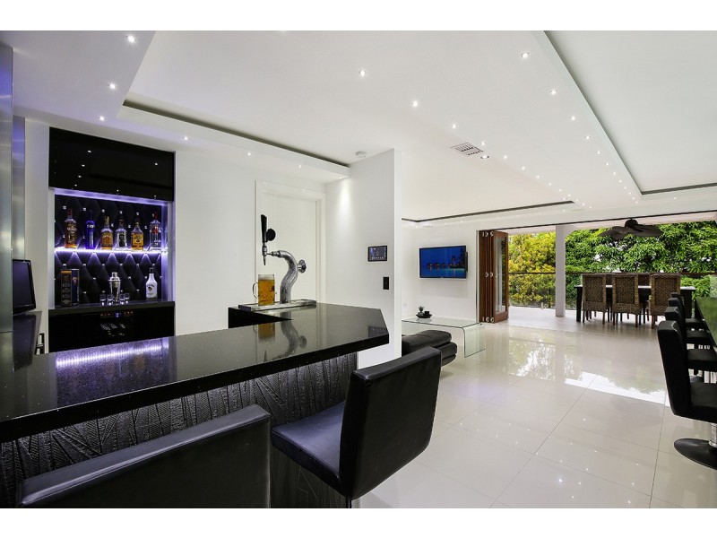 8 Pontee Parade, Alexandra Headland QLD 4572