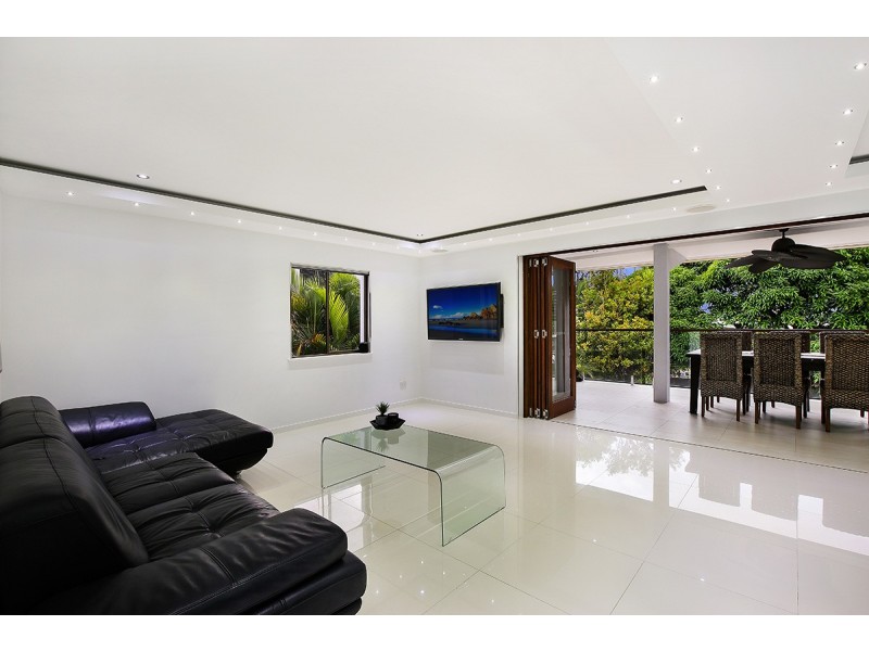 8 Pontee Parade, Alexandra Headland QLD 4572
