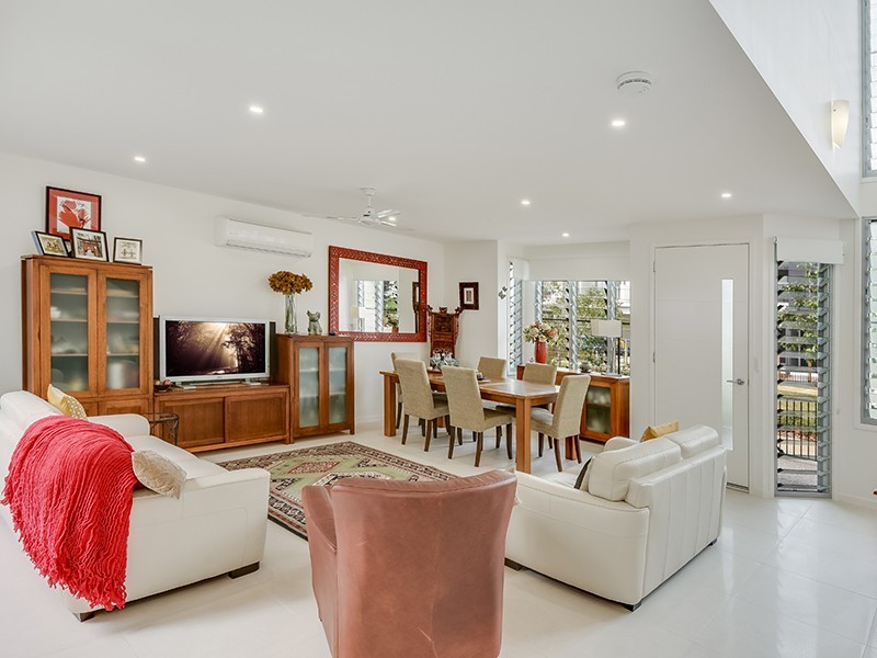 12 Machans Lane, Maroochydore QLD 4558