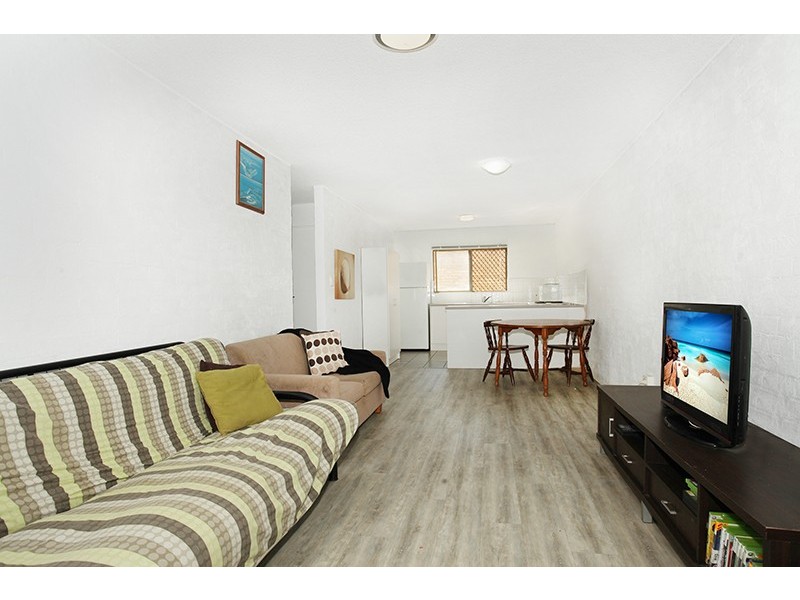 1/32 Goonawarra Drive, Mooloolaba QLD 4557
