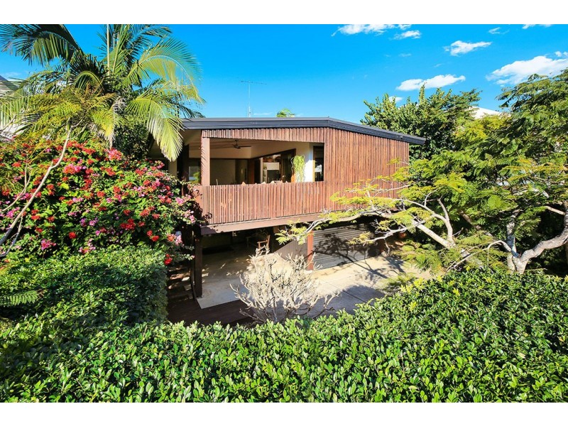 15 Leo Crescent, Alexandra Headland QLD 4572