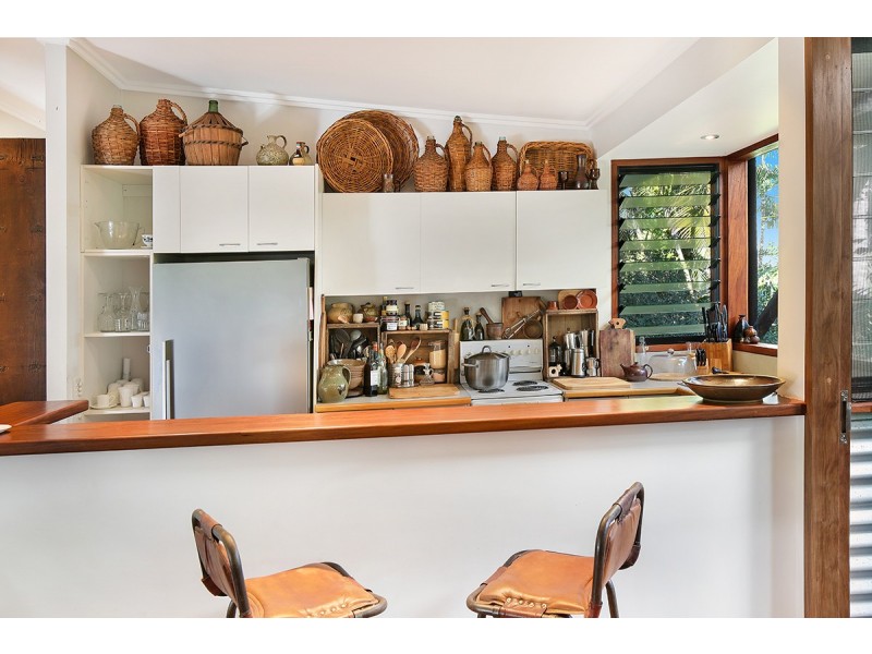 15 Leo Crescent, Alexandra Headland QLD 4572