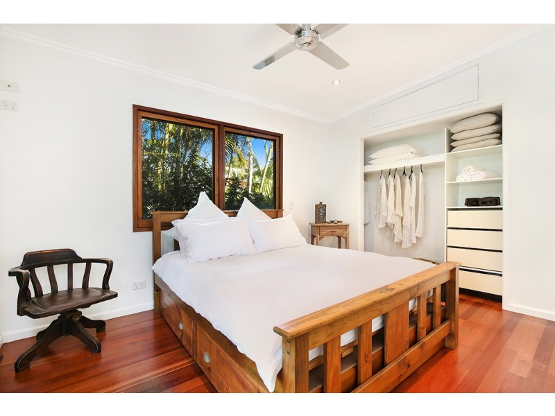 15 Leo Crescent, Alexandra Headland QLD 4572