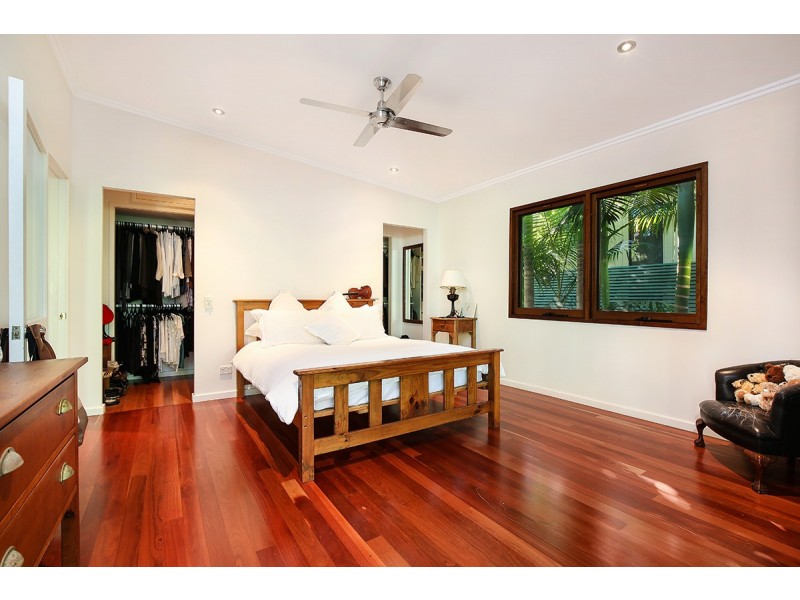 15 Leo Crescent, Alexandra Headland QLD 4572