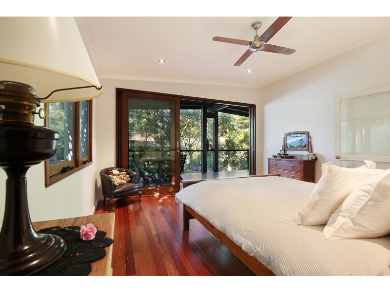 15 Leo Crescent, Alexandra Headland QLD 4572