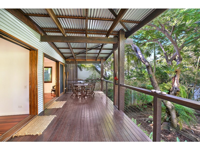 15 Leo Crescent, Alexandra Headland QLD 4572