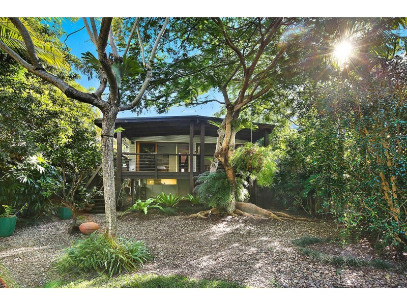 15 Leo Crescent, Alexandra Headland QLD 4572