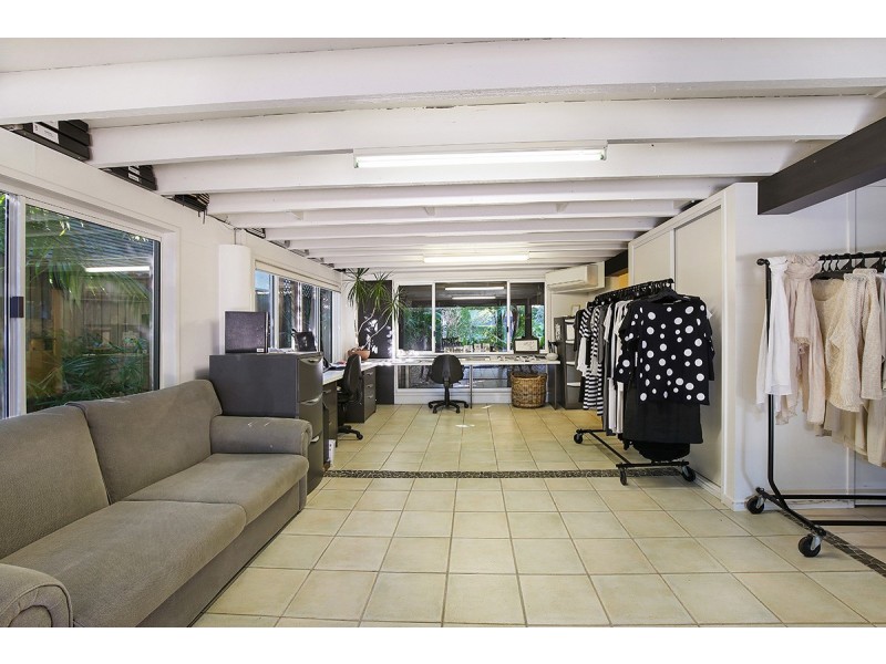 15 Leo Crescent, Alexandra Headland QLD 4572