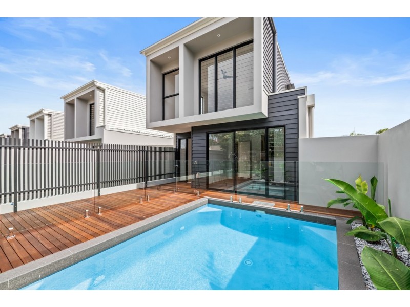 9-11 Marjorie Street, Mooloolaba QLD 4557