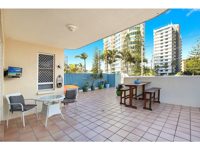 2/12 Memorial Avenue, Maroochydore QLD 4558