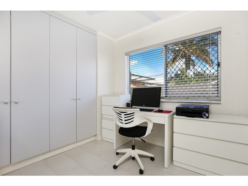 2/12 Memorial Avenue, Maroochydore QLD 4558