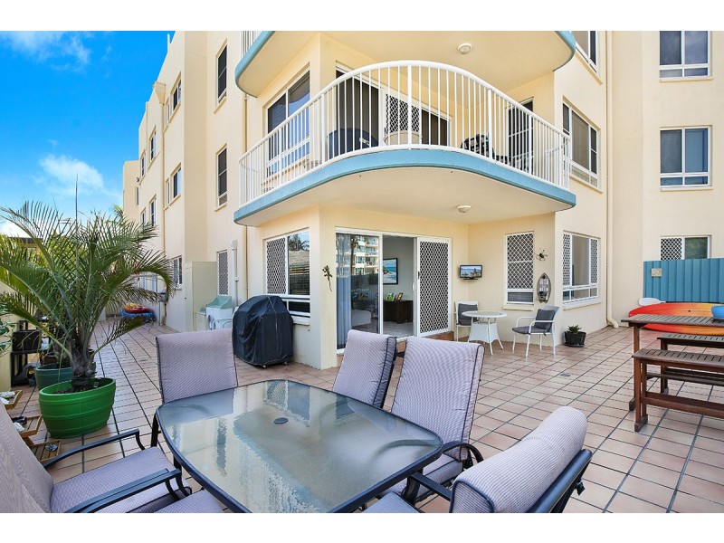 2/12 Memorial Avenue, Maroochydore QLD 4558