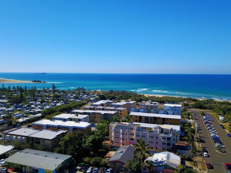 2/12 Memorial Avenue, Maroochydore QLD 4558