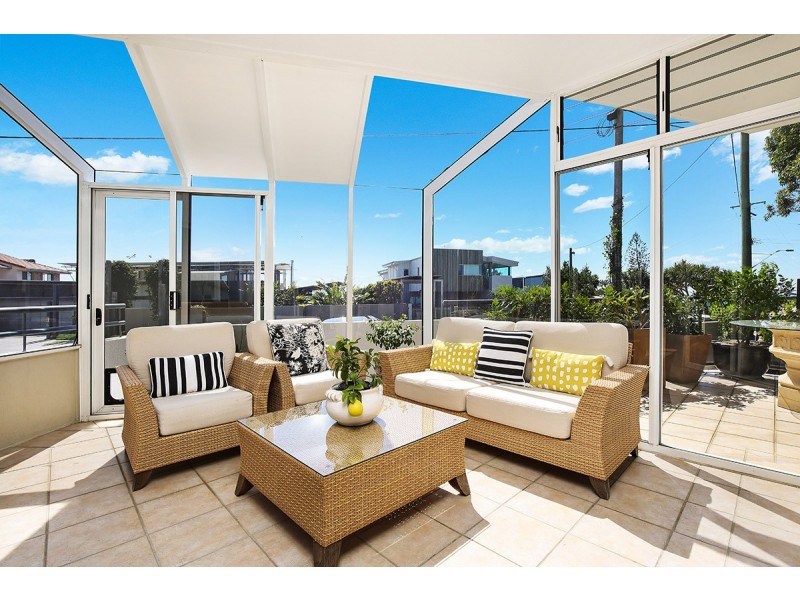 1 Kawana Street, Alexandra Headland QLD 4572