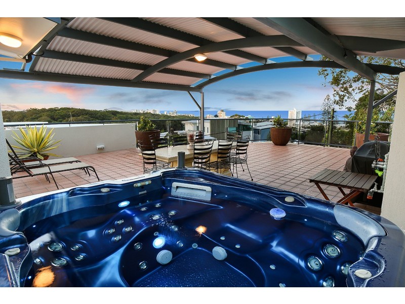 1 Kawana Street, Alexandra Headland QLD 4572