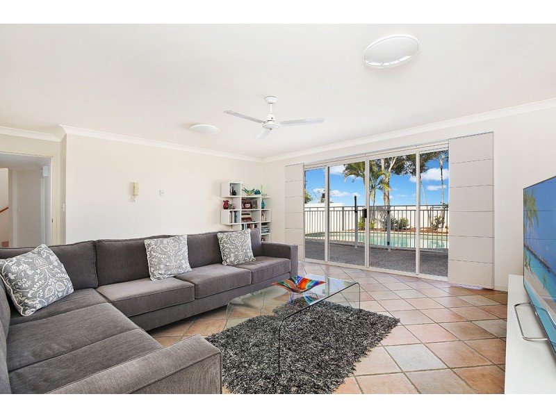 1 Kawana Street, Alexandra Headland QLD 4572