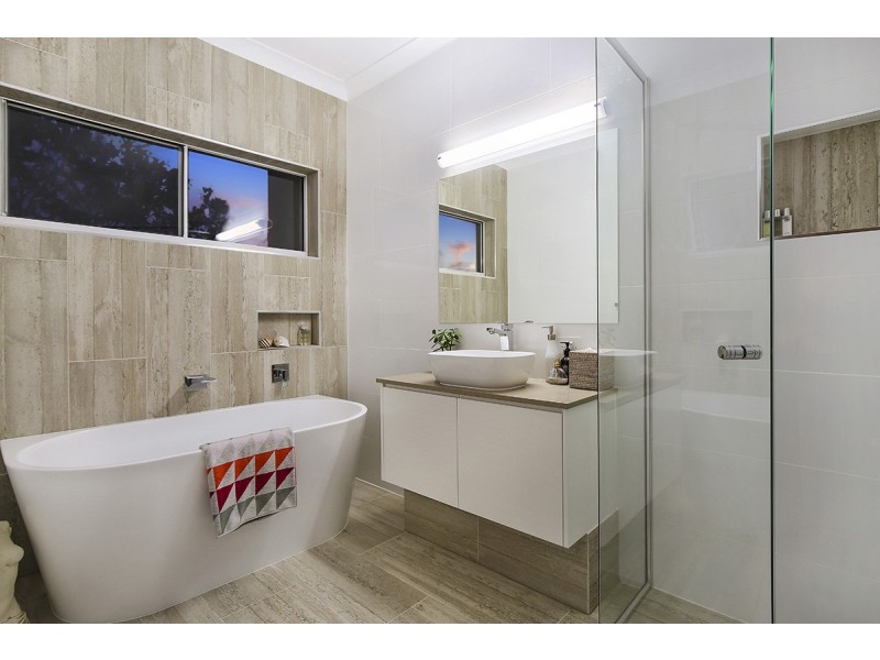 1 Kawana Street, Alexandra Headland QLD 4572