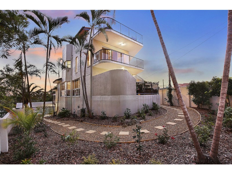 1 Kawana Street, Alexandra Headland QLD 4572