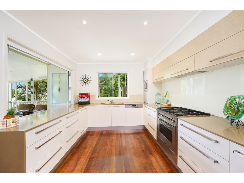 33 Mary Street, Alexandra Headland QLD 4572