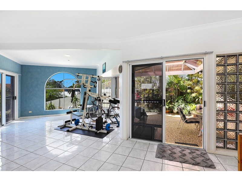 12 Ocean Crest Place, Alexandra Headland QLD 4572