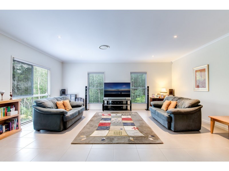 12 Leigha Place, Kureelpa QLD 4560