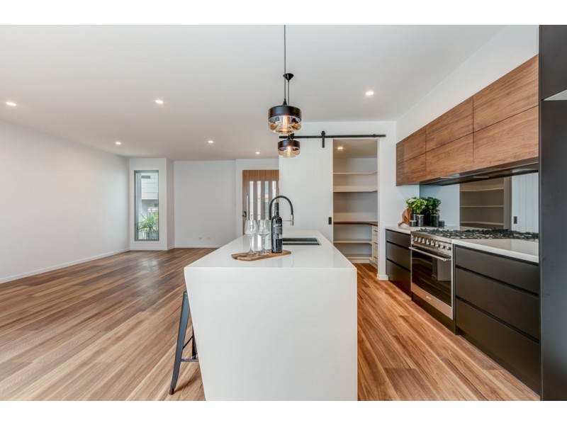 16 Tinnanbar Terrace, Maroochydore QLD 4558