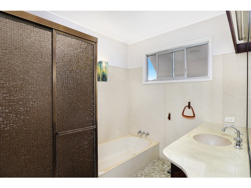 104 Buderim Avenue, Alexandra Headland QLD 4572