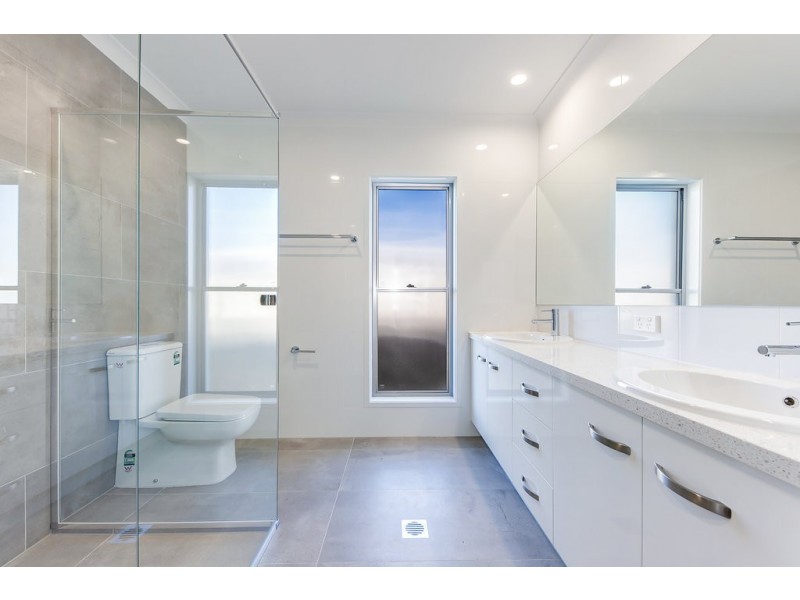 40 Surfrider Place, Mudjimba QLD 4564