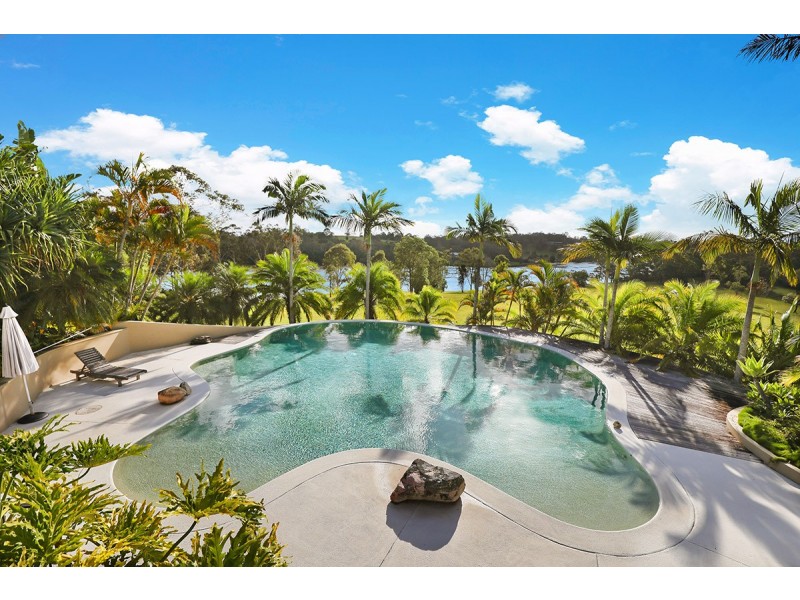 5 Gumboil Road, Lake Macdonald QLD 4563