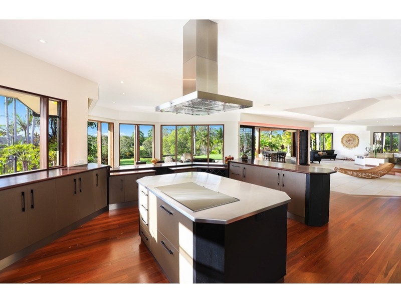 5 Gumboil Road, Lake Macdonald QLD 4563