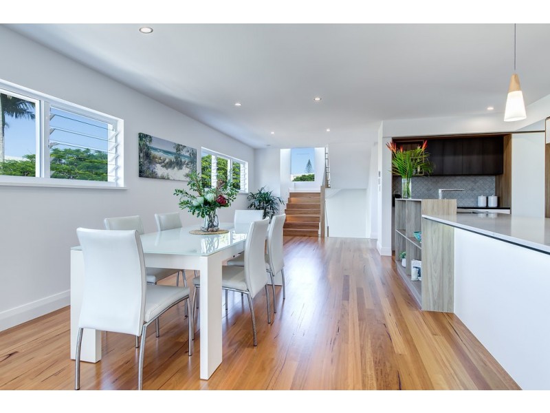 4 Leo Crescent, Alexandra Headland QLD 4572