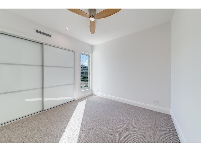 4 Leo Crescent, Alexandra Headland QLD 4572