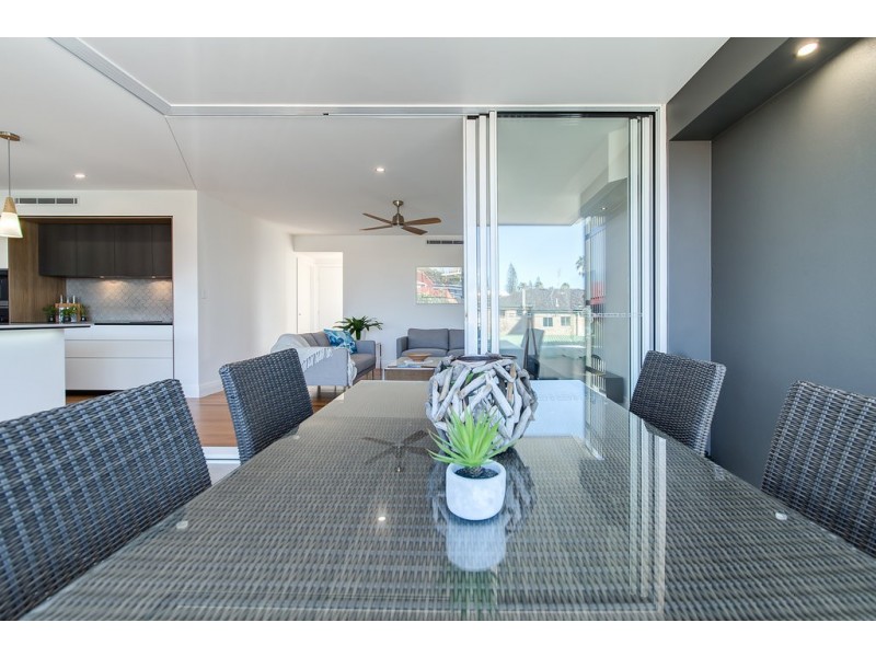 4 Leo Crescent, Alexandra Headland QLD 4572