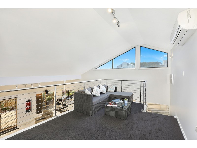 142 Oceanic Drive, Warana QLD 4575