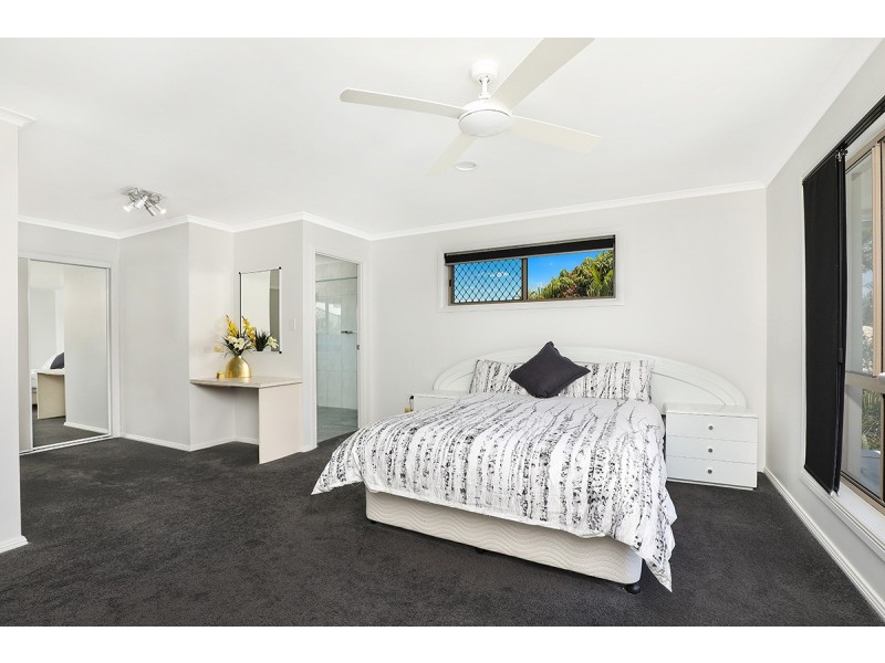 142 Oceanic Drive, Warana QLD 4575